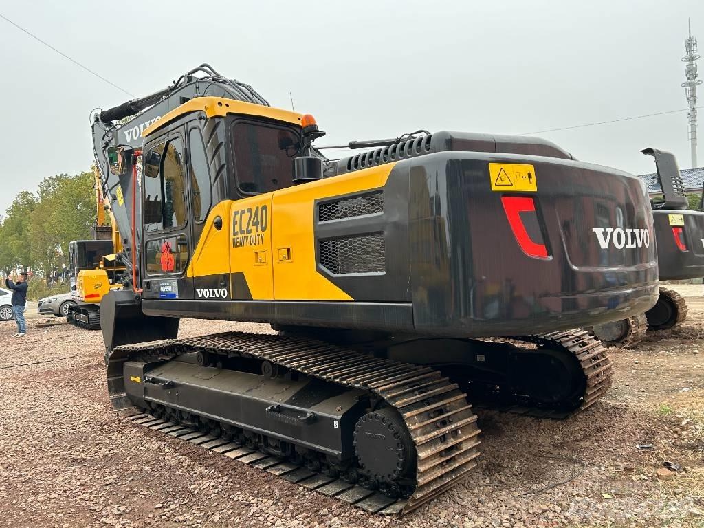 Volvo EC 240 Pásové rýpadlá