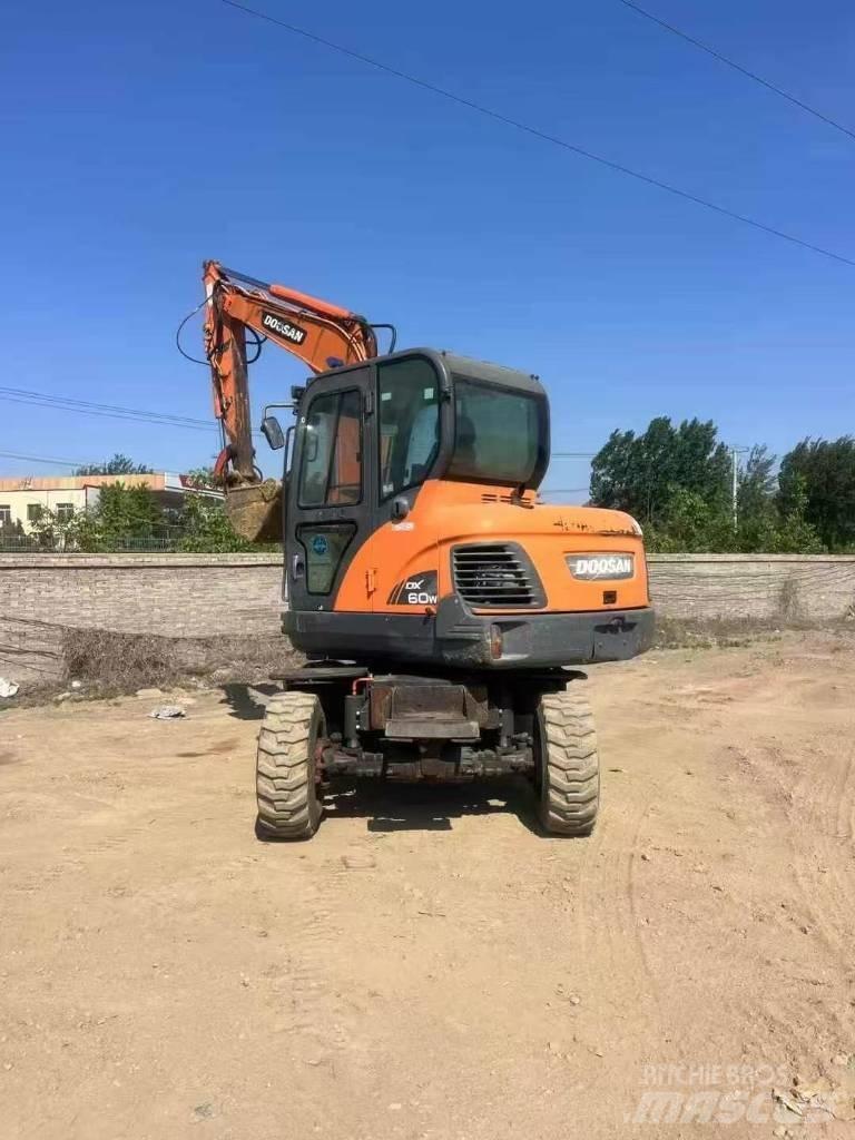 Doosan DX60W Kolesové rýpadlá