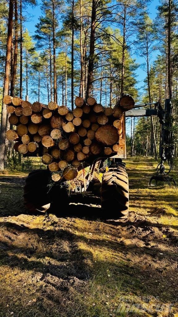 John Deere 1010G Lesné traktory
