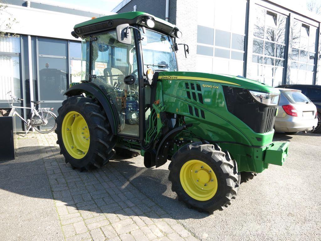 John Deere 5090GV Traktory