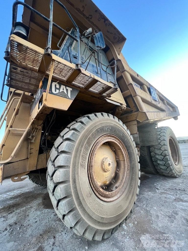 CAT 777D Stavebné sklápače