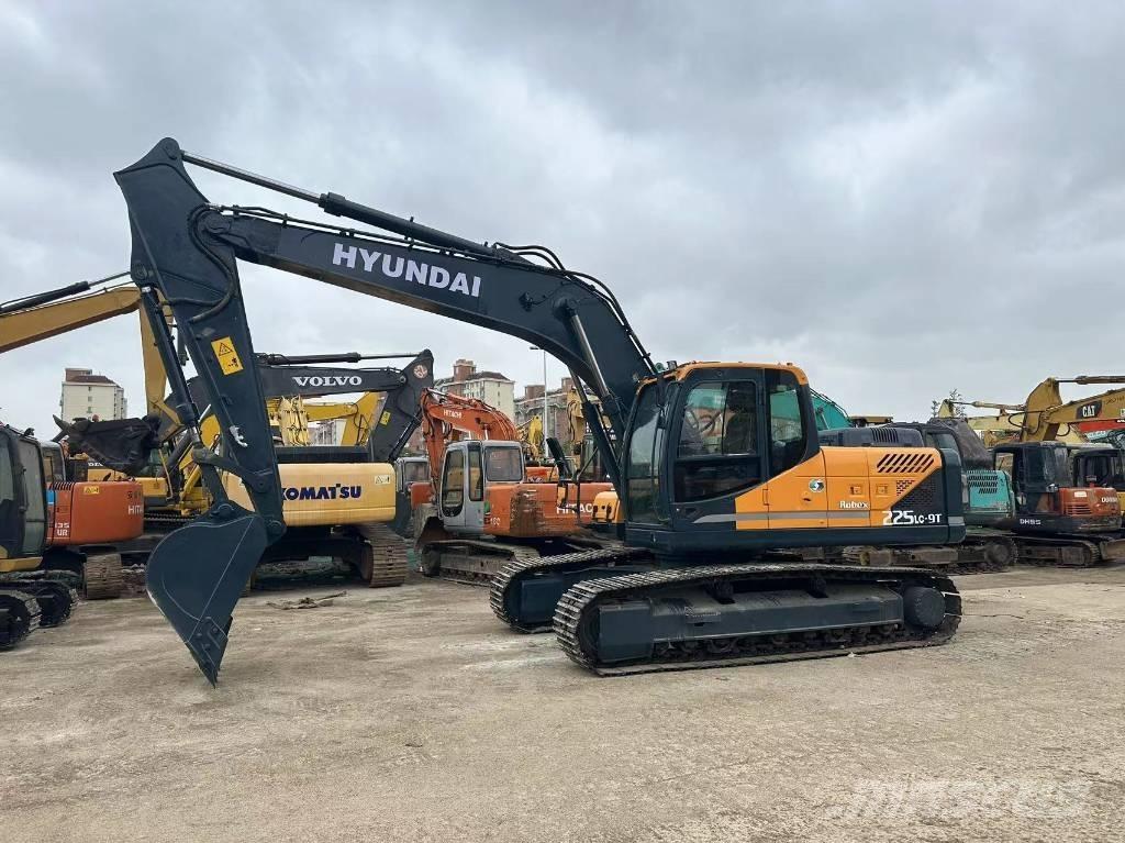 Hyundai 225 LC-9T Pásové rýpadlá