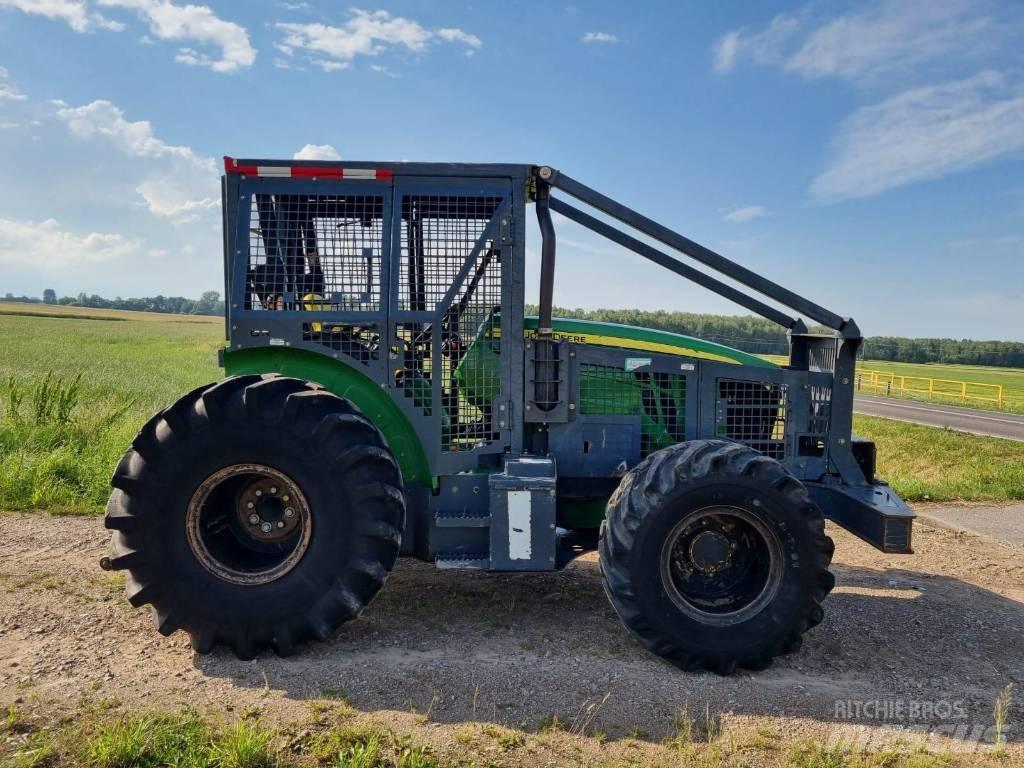 John Deere 5100 M Lesné traktory