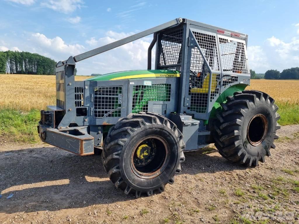 John Deere 5100 M Lesné traktory