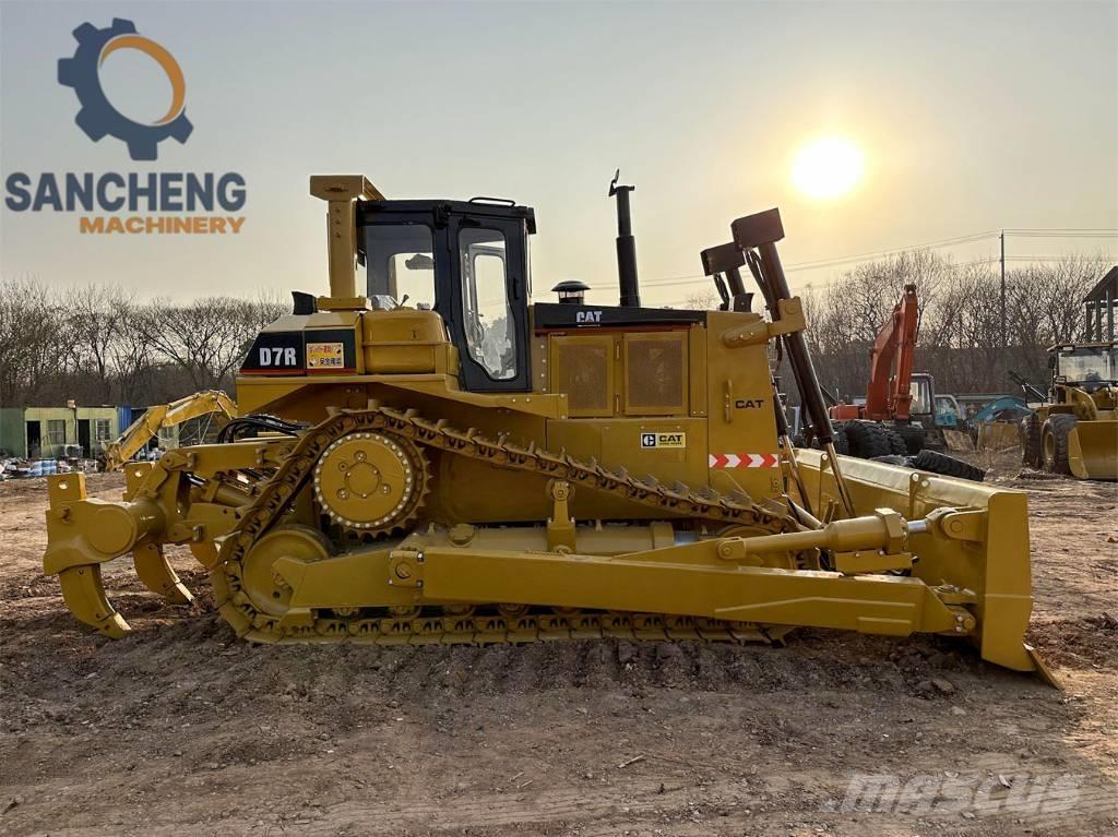 CAT D 7 R Pásové dozéry