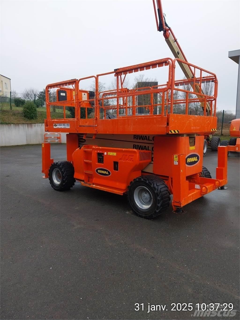 JLG 4394RT Nožnicové zdvíhacie plošiny