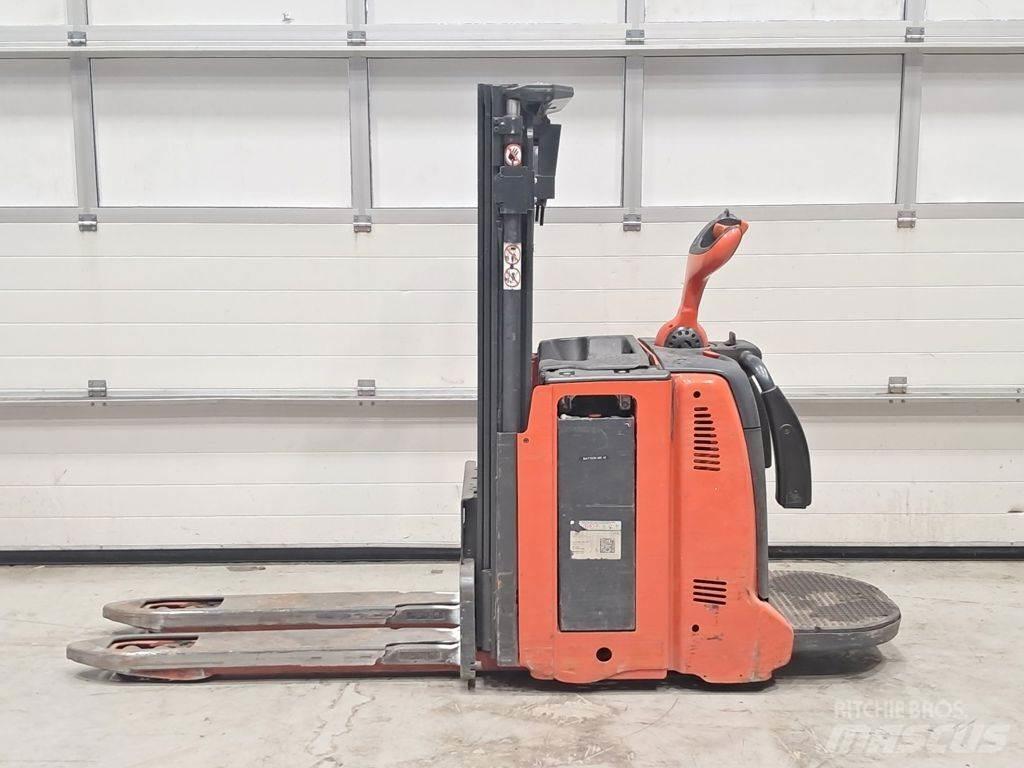 Linde D12 AP Ručne vedené vysokozdvižné vozíky