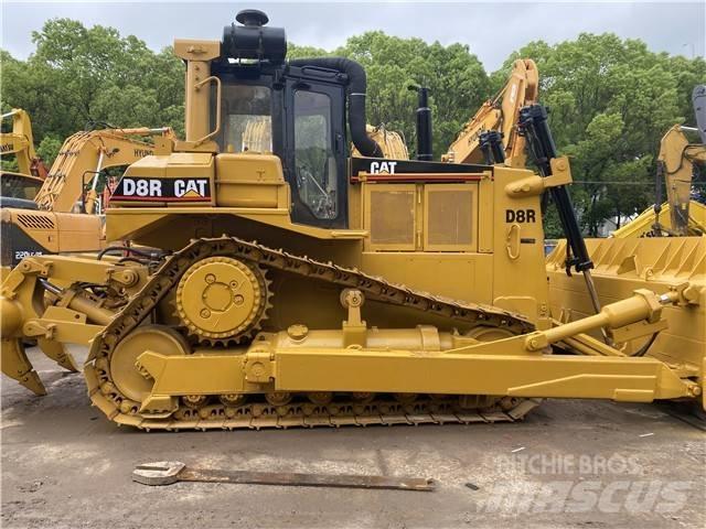 CAT D 8 R Pásové dozéry