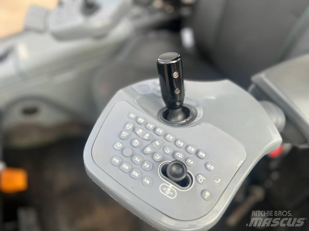John Deere 810 E Lesné traktory