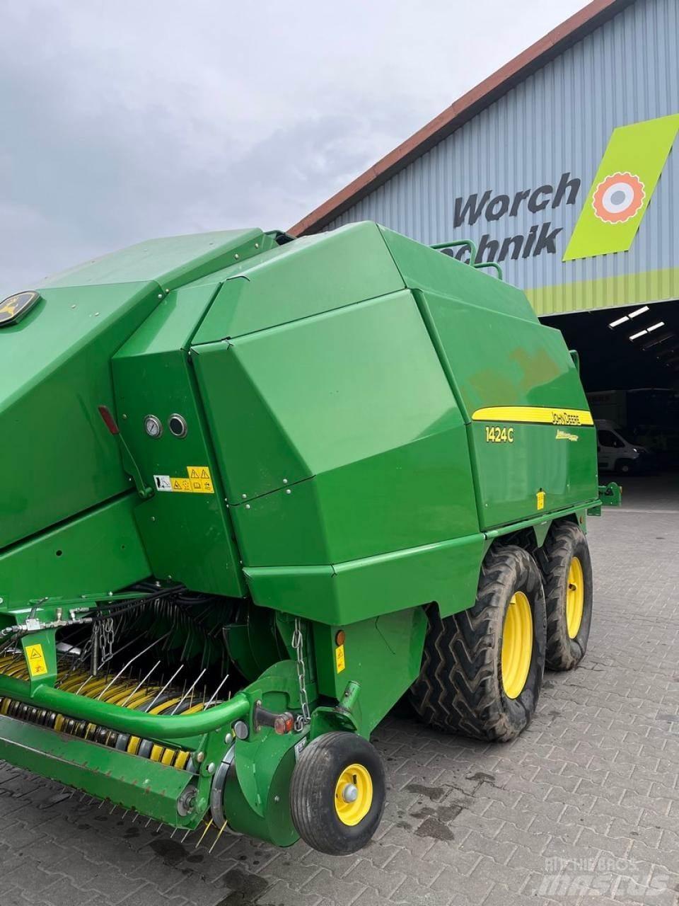 John Deere 1424 C Lisy na hranaté balíky