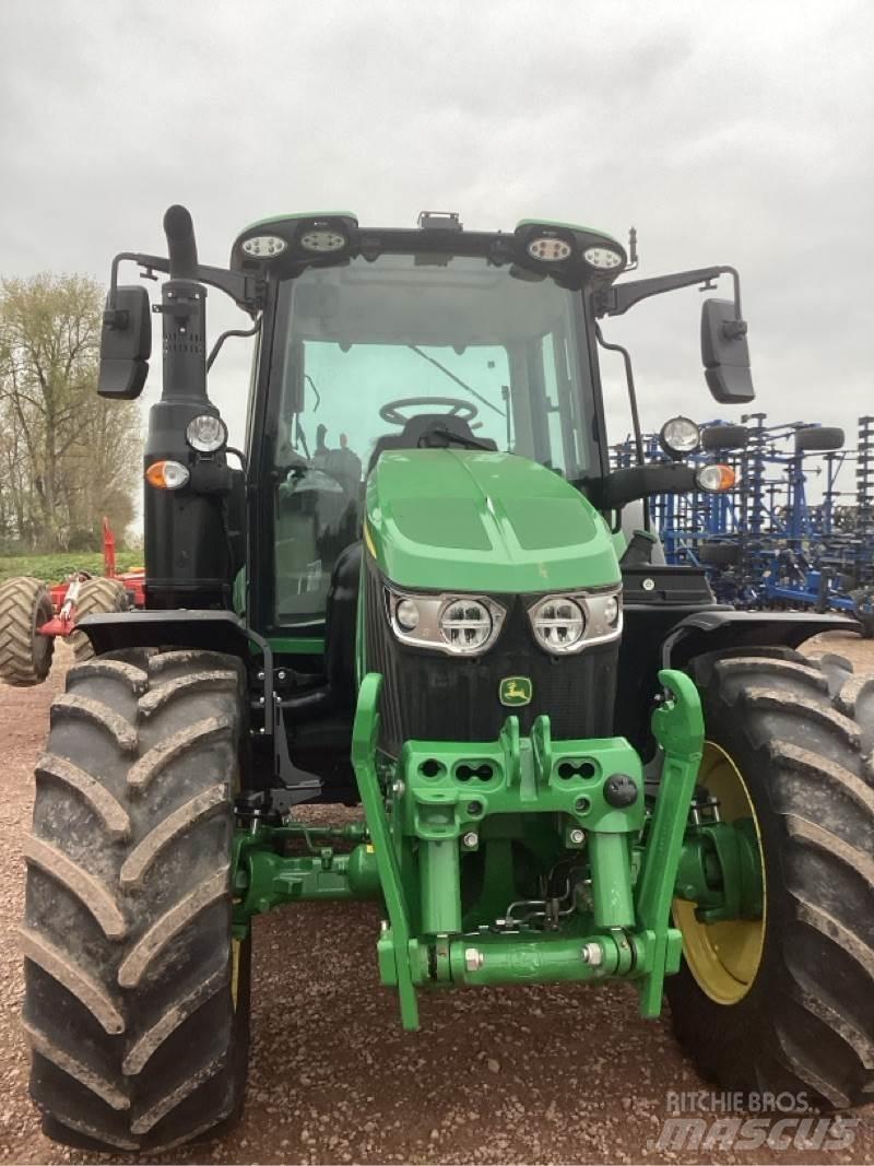 John Deere 6120M Traktory