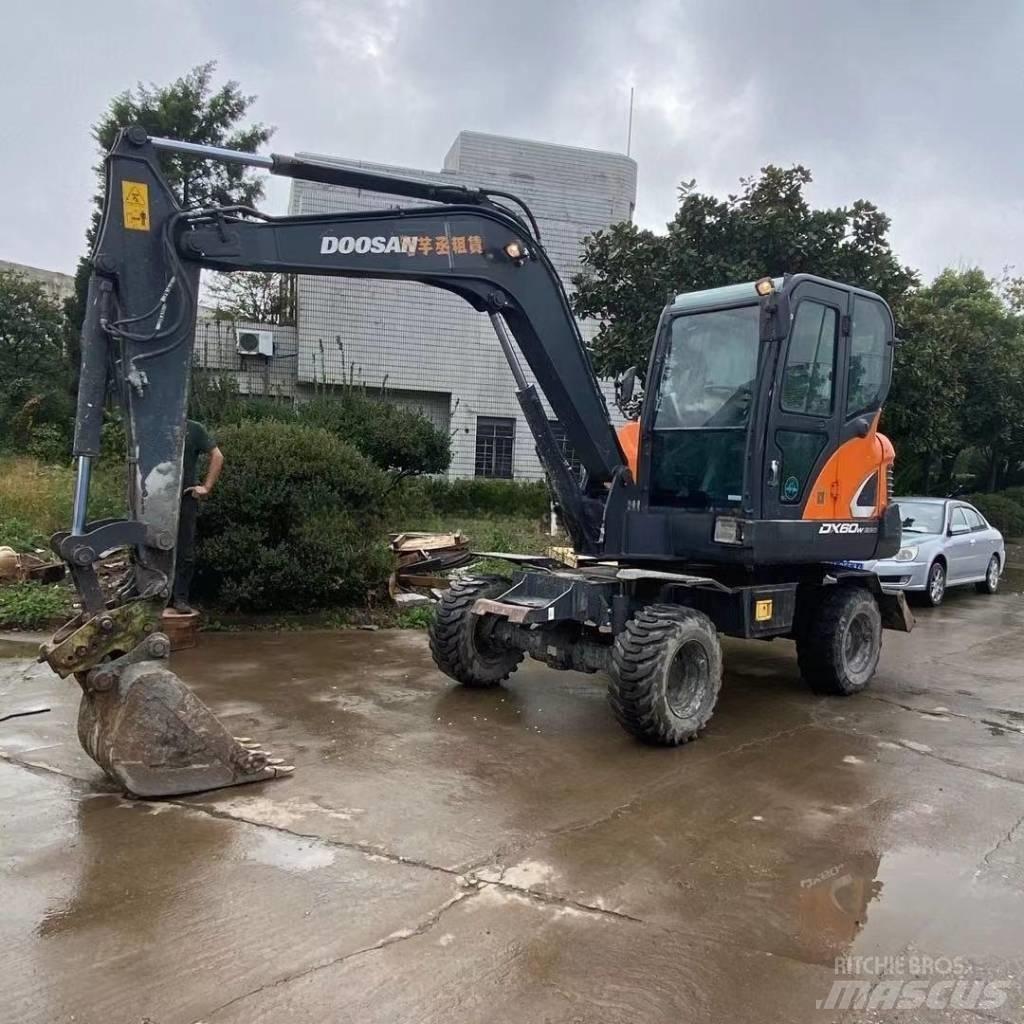 Doosan DX60W Kolesové rýpadlá