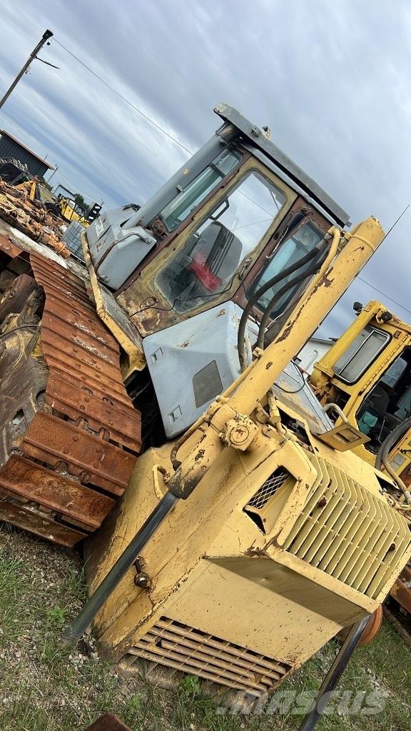 Komatsu D 65 EX Výložníky a lyžice