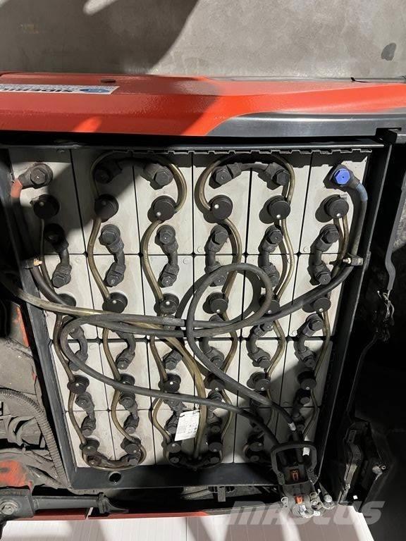 Linde E16-02 Akumulátorové vozíky