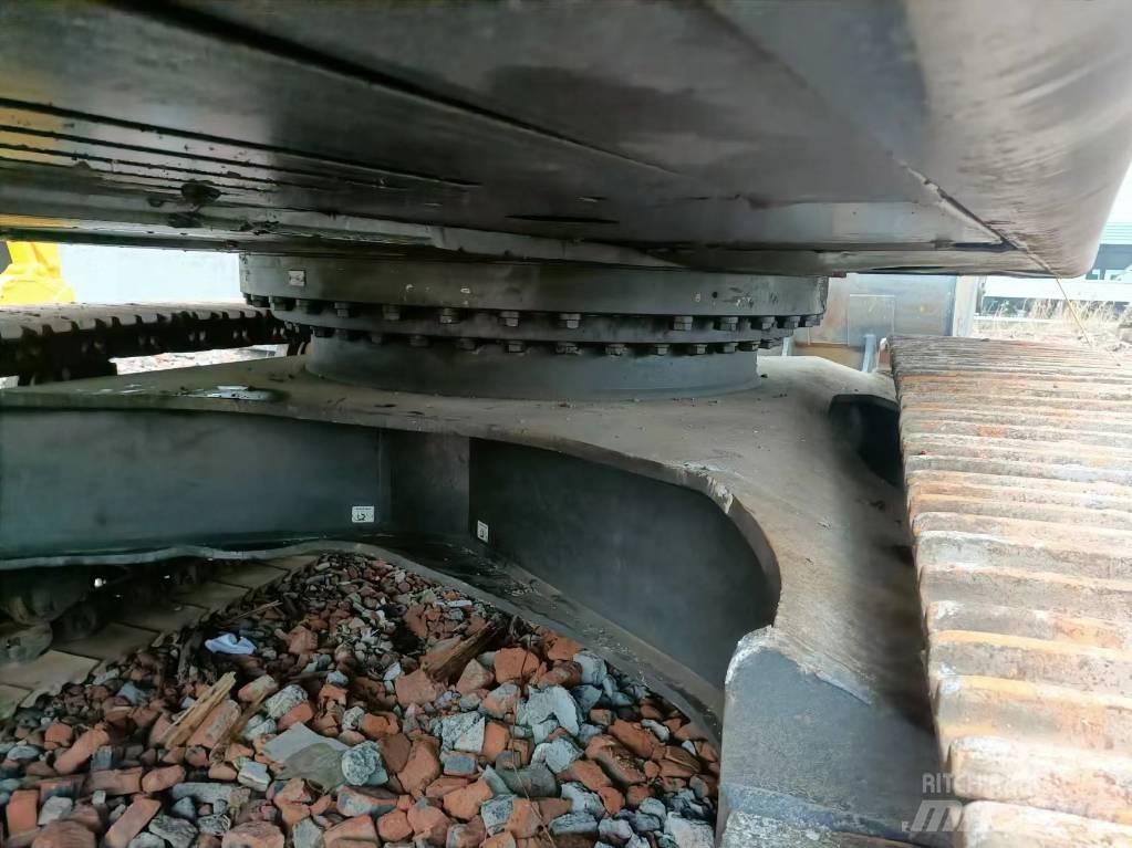 Volvo 480 Pásové rýpadlá