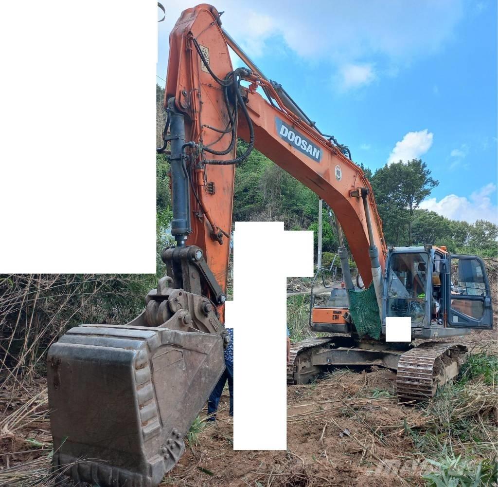 Doosan DX 300 LC-5 Pásové rýpadlá