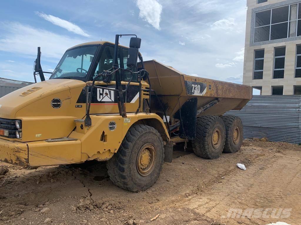 CAT 730 Kĺbové nákladné autá