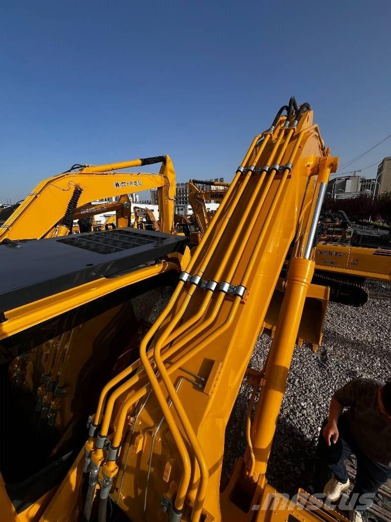 Komatsu PC450-8 Pásové rýpadlá