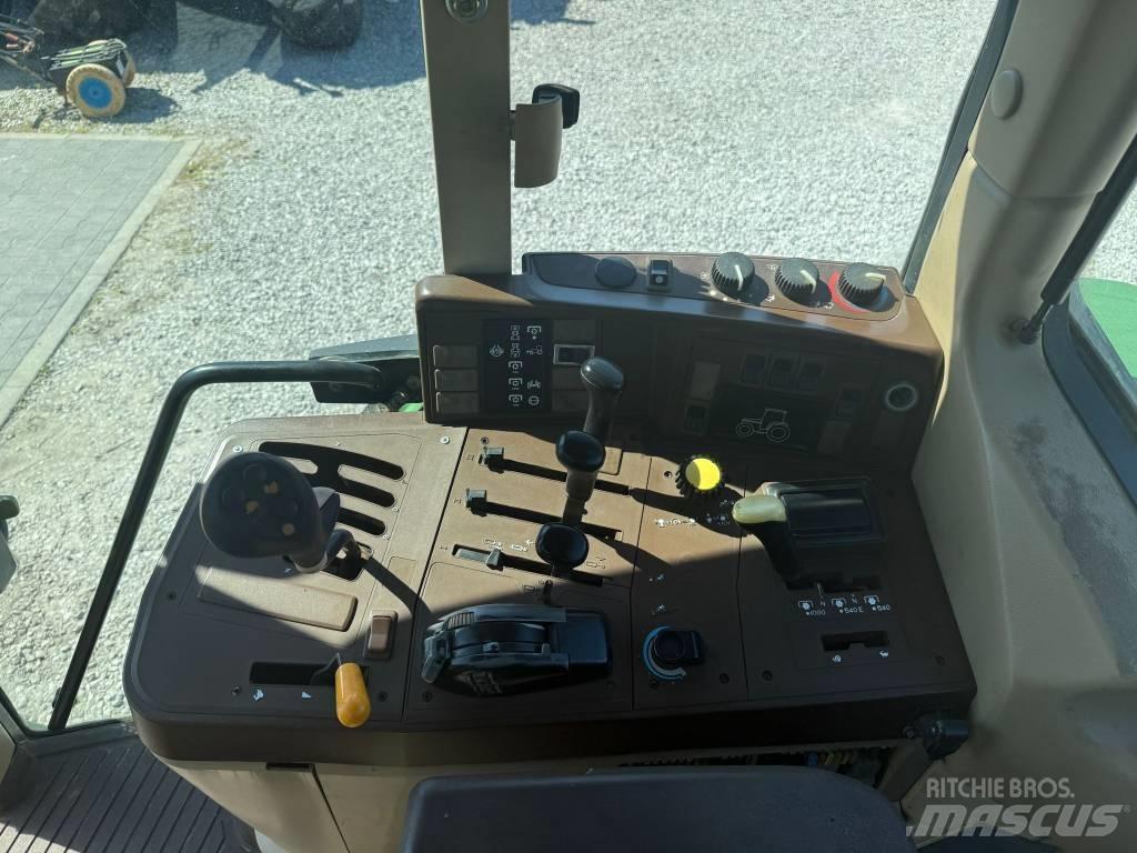 John Deere 6910 Traktory