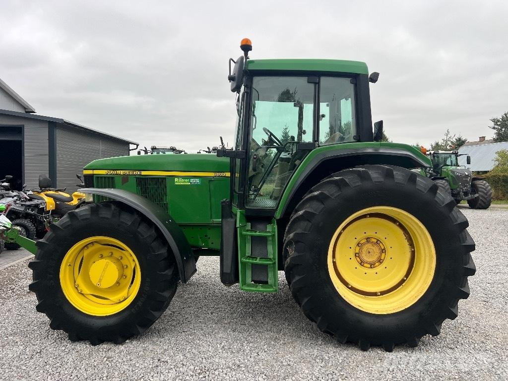 John Deere 6910 Traktory