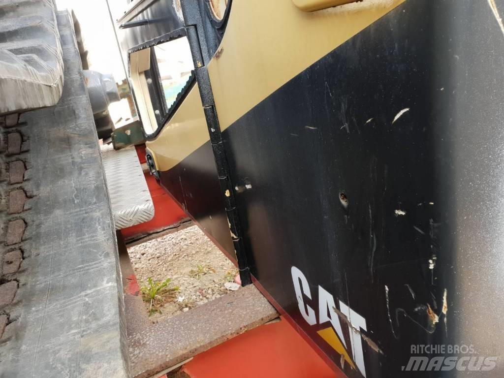 CAT 320B ali 320 Kabíny a interiér