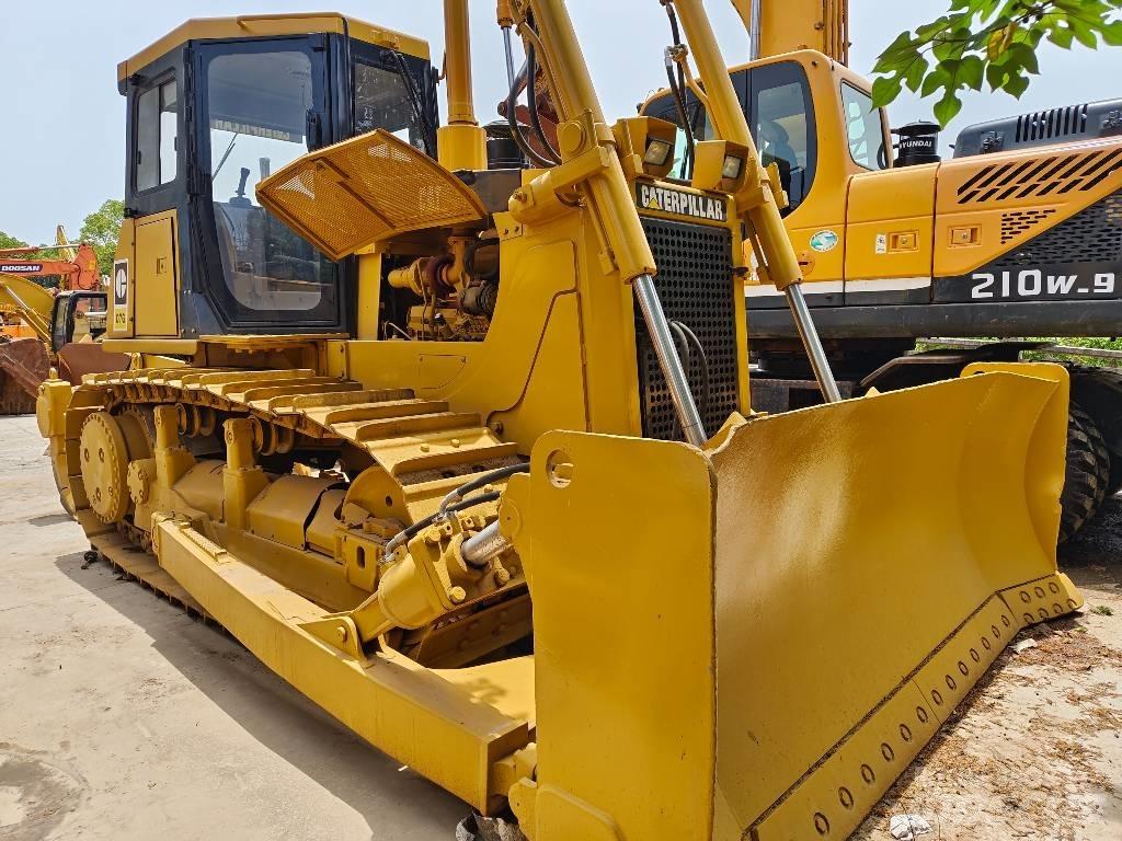 CAT D 7 G Pásové dozéry