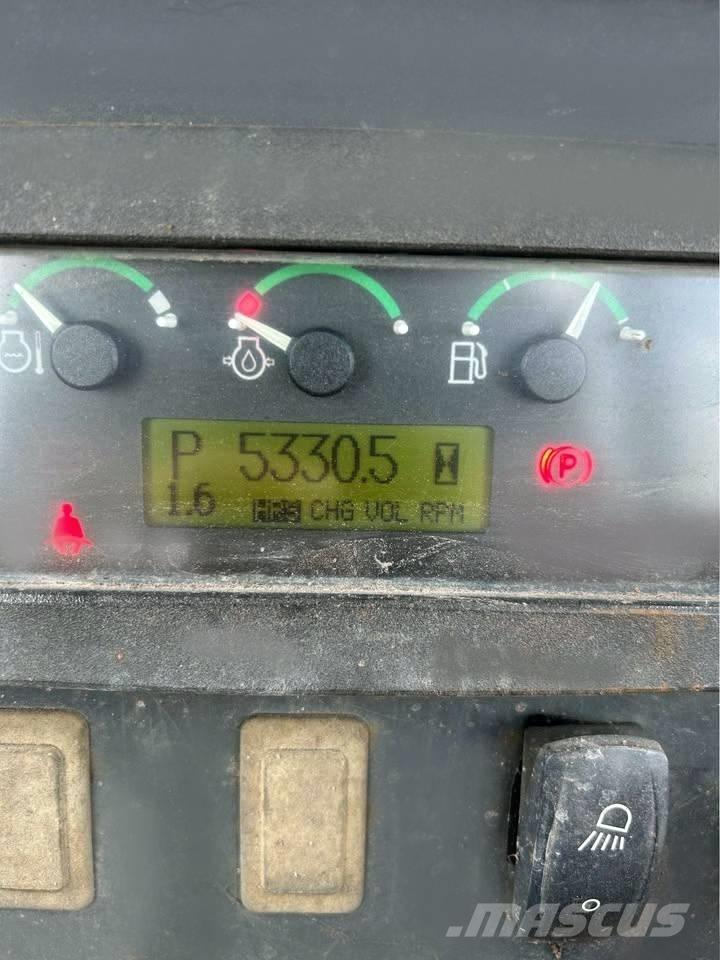John Deere 650 JLT Pásové dozéry