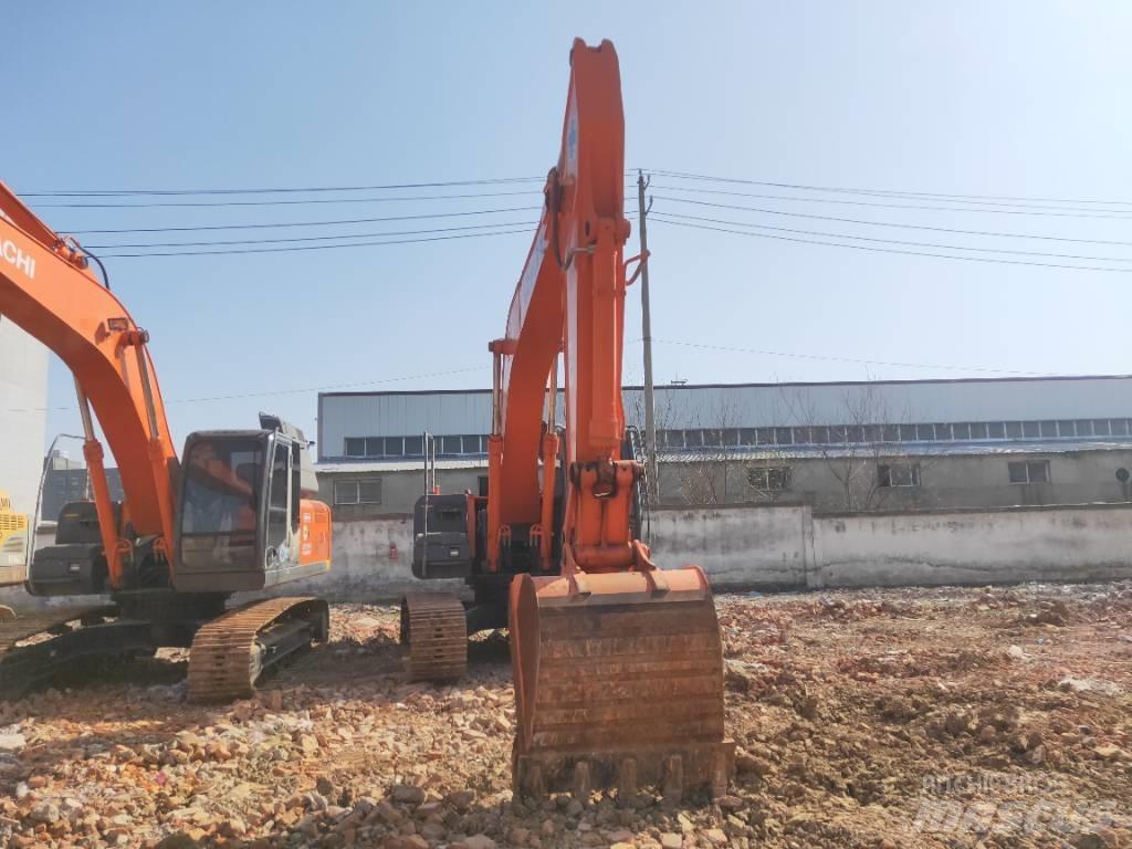 Hitachi ZX 240 Pásové rýpadlá