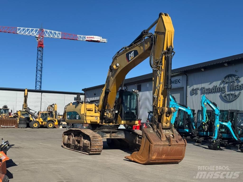 CAT 330 D L Pásové rýpadlá