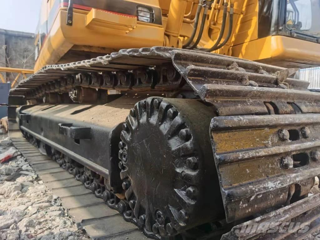 CAT 320BL Pásové rýpadlá