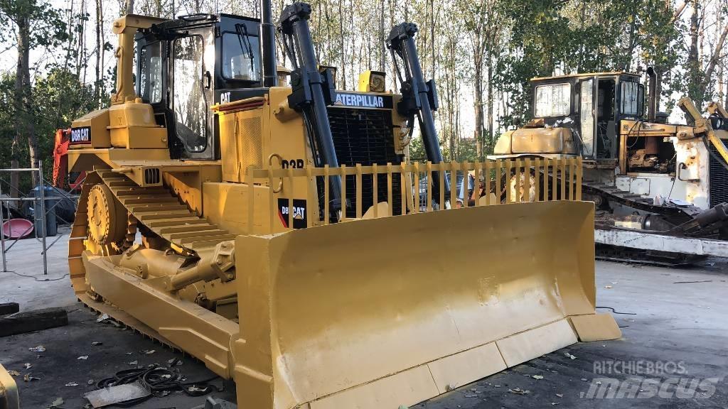 CAT D8R Pásové dozéry