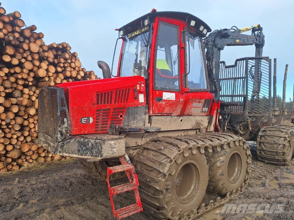 Komatsu 835 Lesné traktory