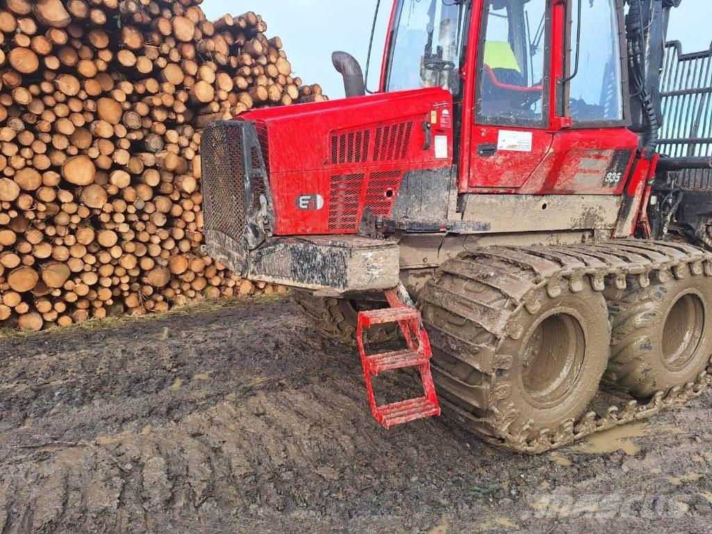 Komatsu 835 Lesné traktory