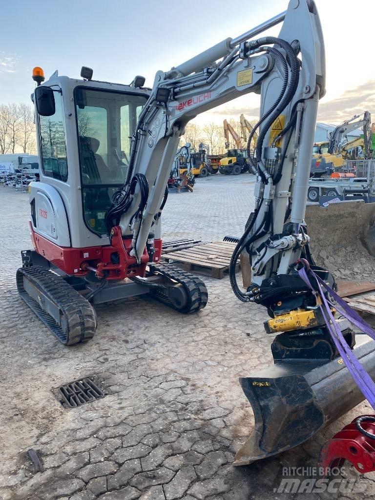 Takeuchi TB 225 Mini rýpadlá < 7t