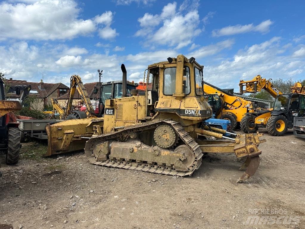 CAT D 5 XL Pásové dozéry