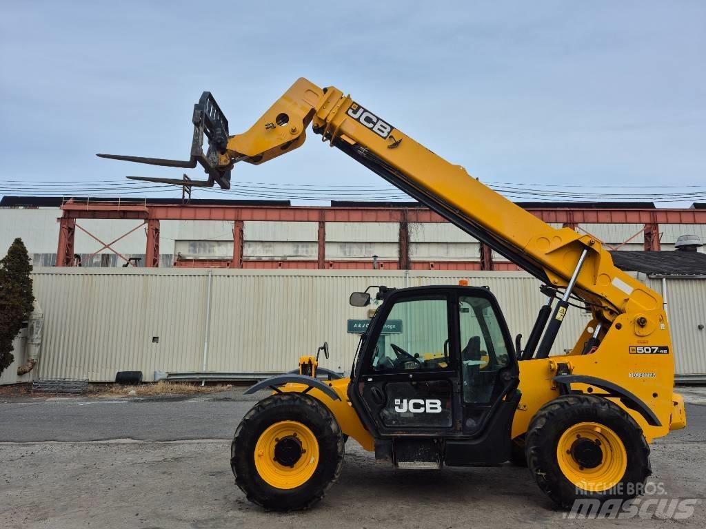 JCB 507-42 Teleskopické manipulátory