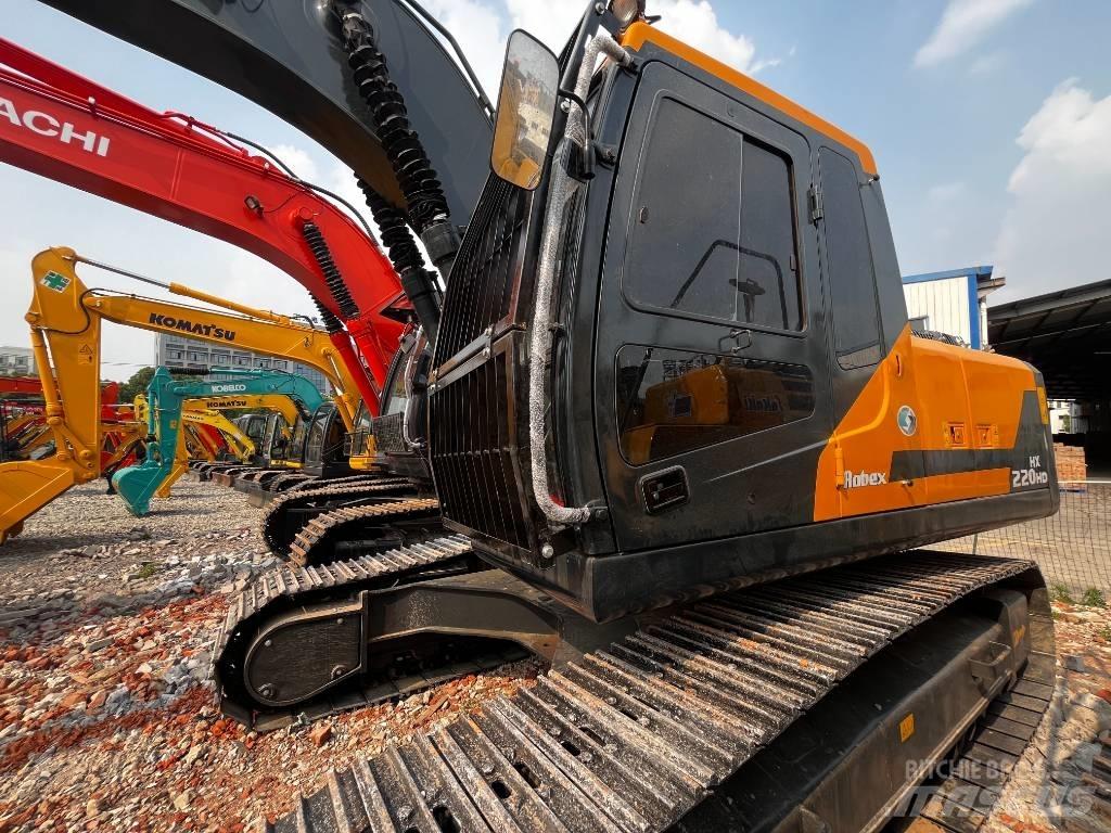 Hyundai HX 220 Pásové rýpadlá