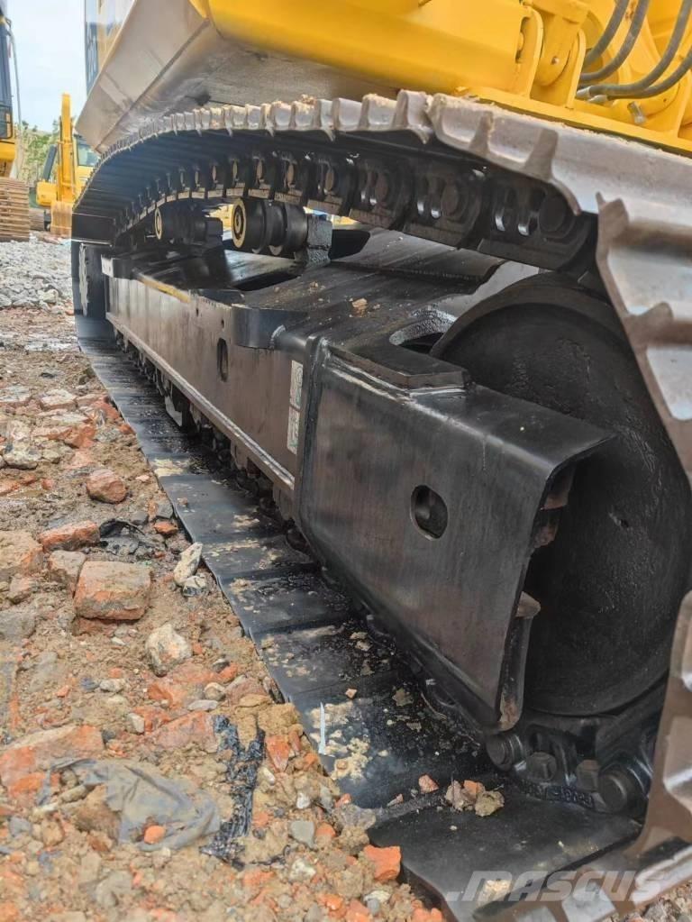 Komatsu PC 200-8 Pásové rýpadlá