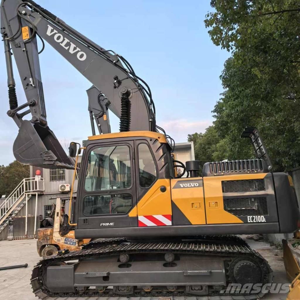 Volvo EC 210 D Midi rýpadlá 7 t - 12 t