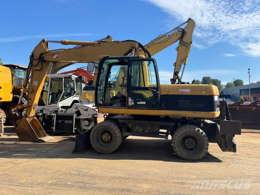 CAT M318C Špeciálne bagre
