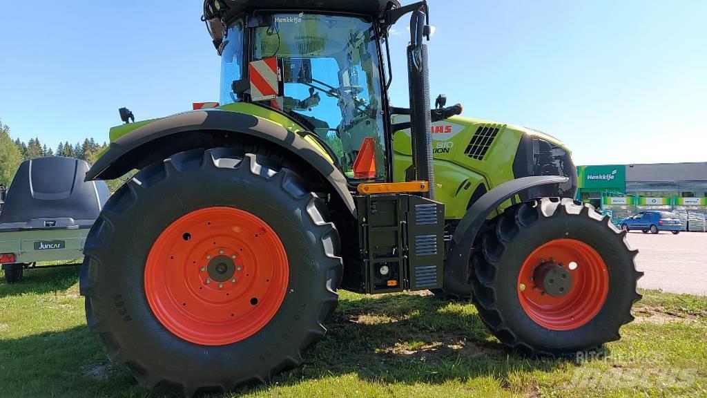 CLAAS Axion 810 Traktory