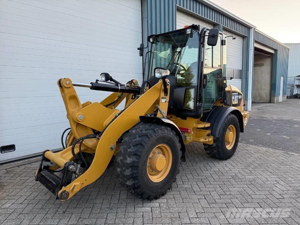 CAT 907 H Kolesové nakladače