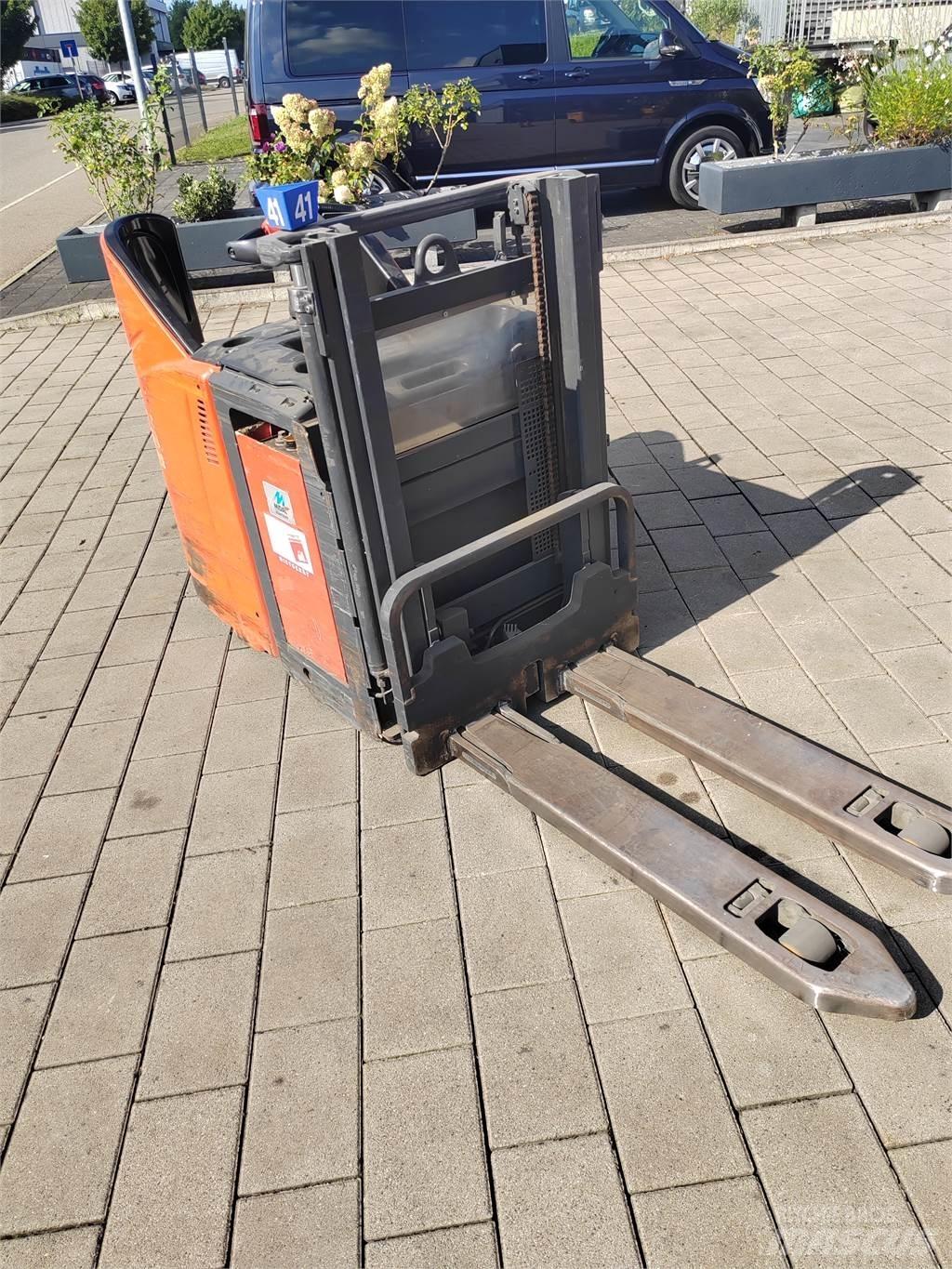 Linde L12 LHP SP Ručne vedené vysokozdvižné vozíky