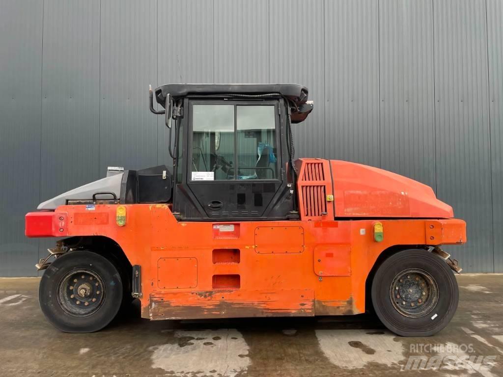 Dynapac CP224 Pneumatikové valce