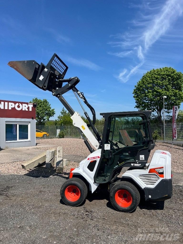 Bobcat L 28 Teleskopické manipulátory