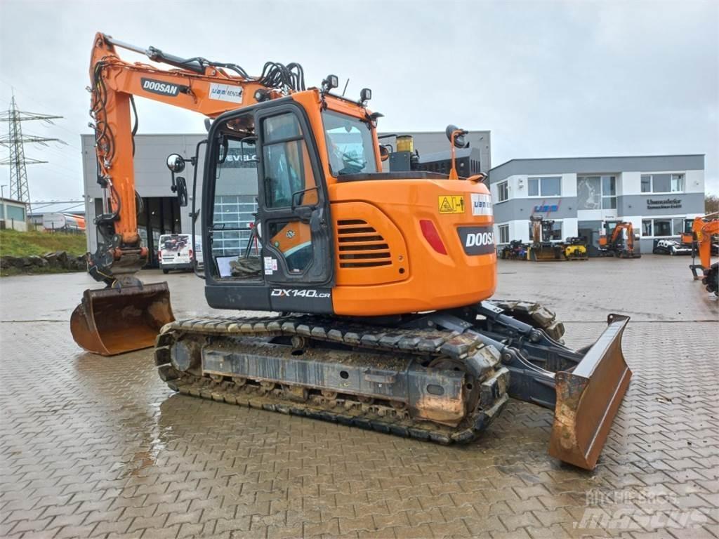 Develon DX140LCR-5 Pásové rýpadlá