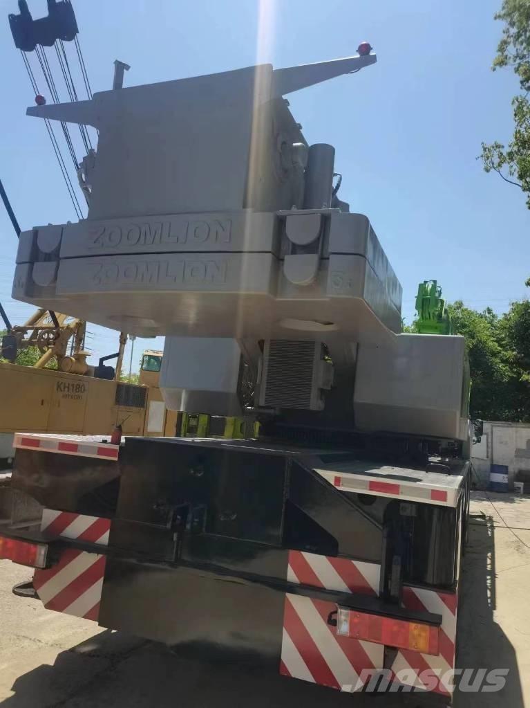 Zoomlion ZVT800 Univerzálne terénne žeriavy