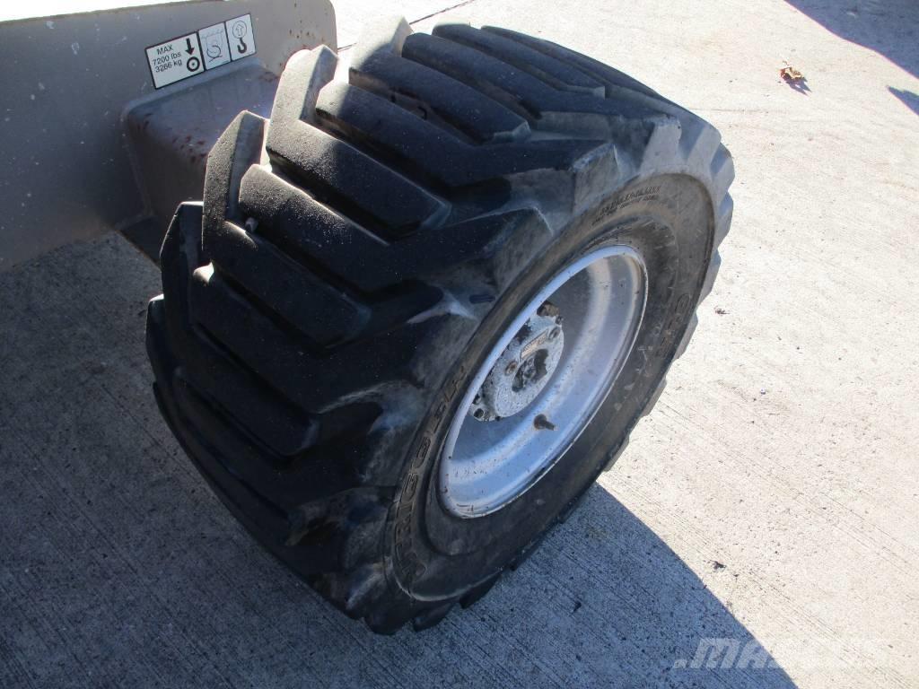 JLG 450 AJ (351) Kompaktné samohybné kĺbové plošiny