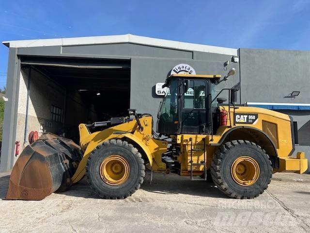 CAT 950 Kolesové nakladače