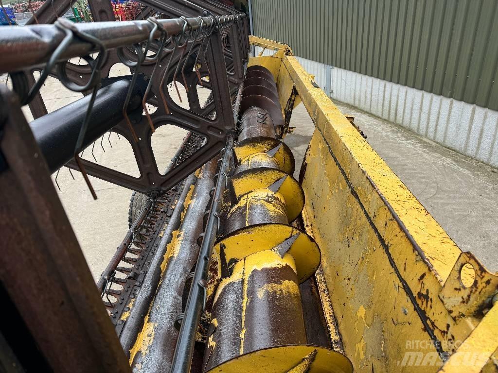New Holland TX 67 Kombinované zberacie stroje
